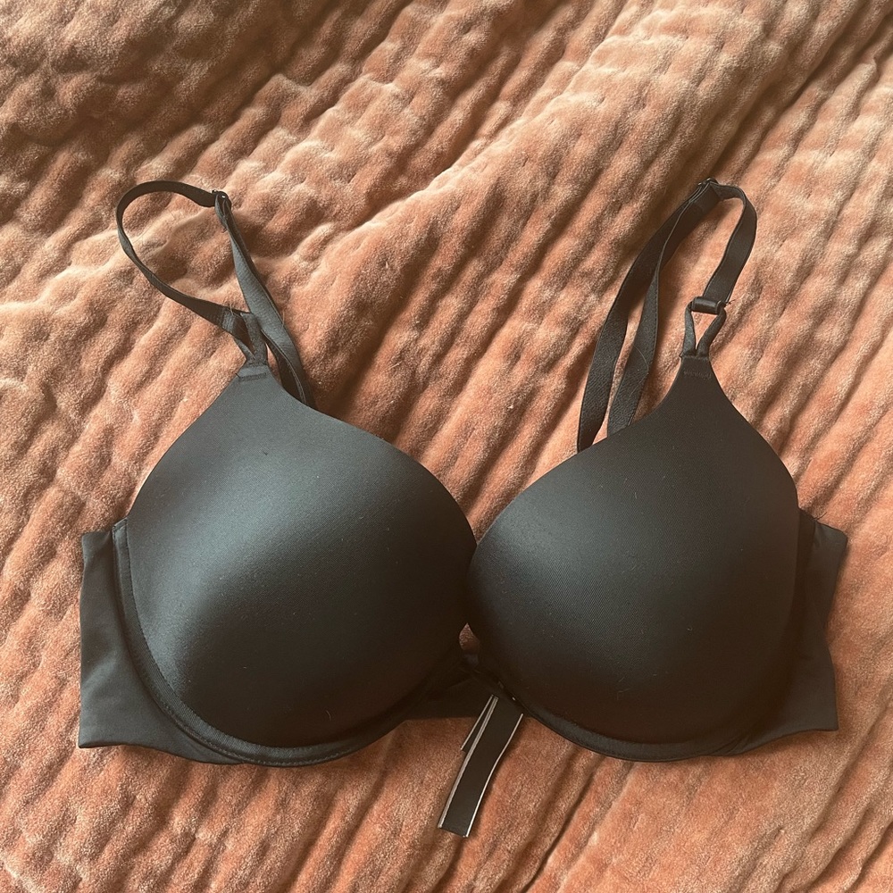 Black Bombshell plunge bra